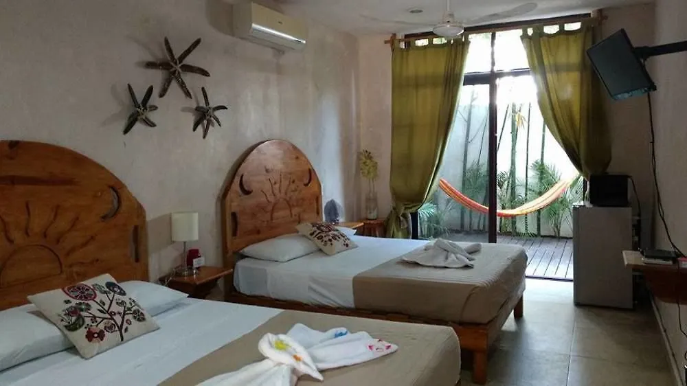 ** Hotel Maya Vacanze Playa Natural Playa del Carmen México